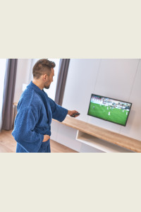 Pánský froté župan střihu kimono v tmavě modré barvě - pohled zboku zblízka