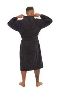 Pánský bavlněný tmavě hnědý froté župan střihu kimono - zadní pohled celá postava