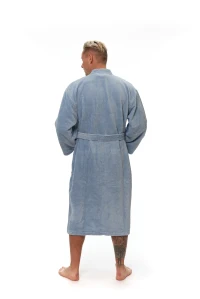 Pánský župan střihu kimono světle modrý zadní pohled celá postava