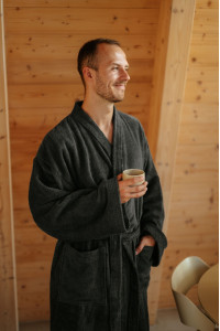 Pánský tmavě šedý bambusový župan střihu kimono přední pohled