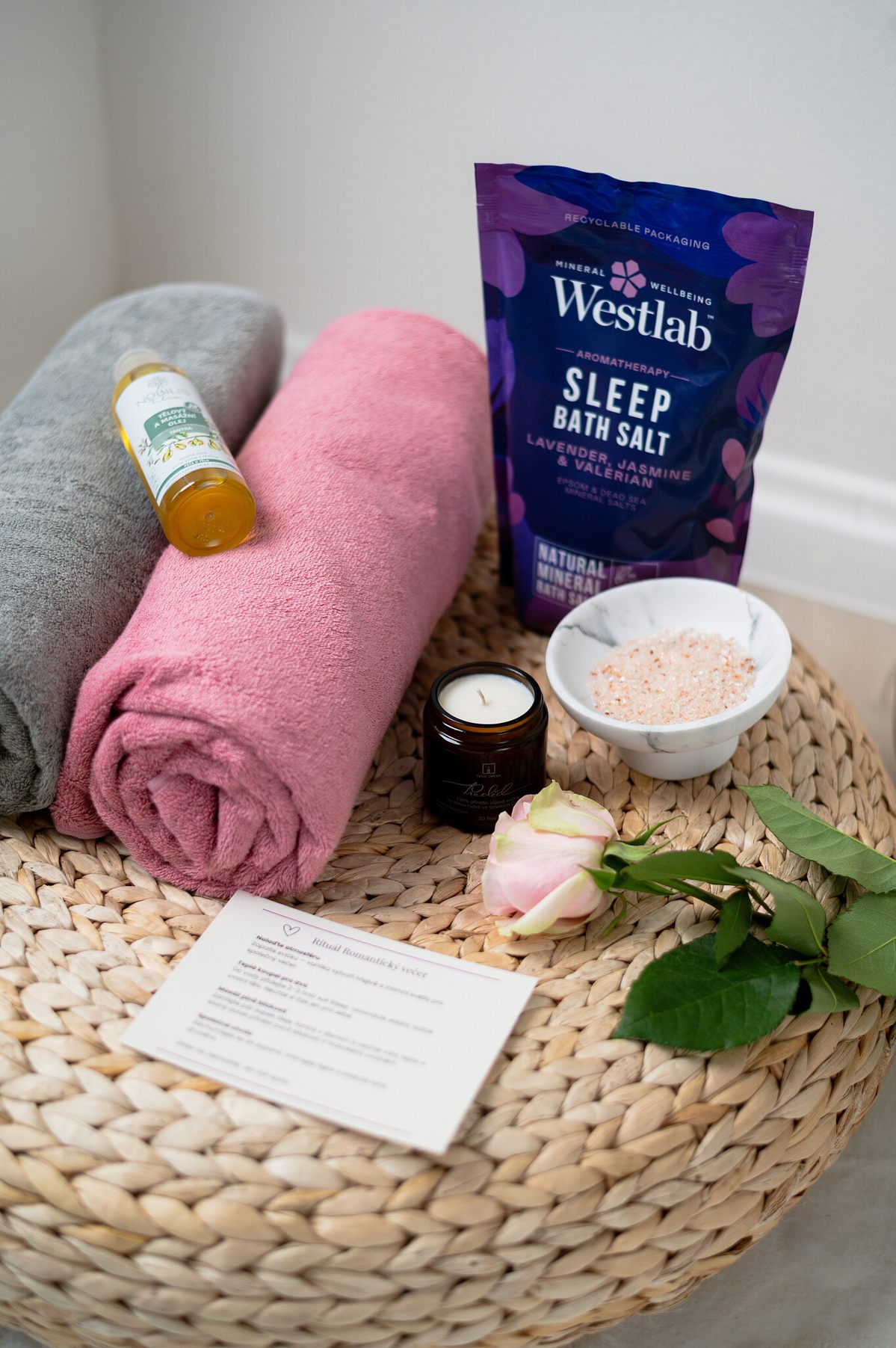 Romantický večer doma – svíčka a relaxační koupel